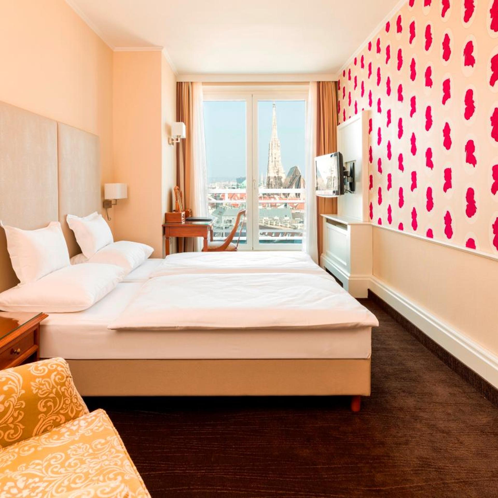 Room, Double Bed, Cathedral View