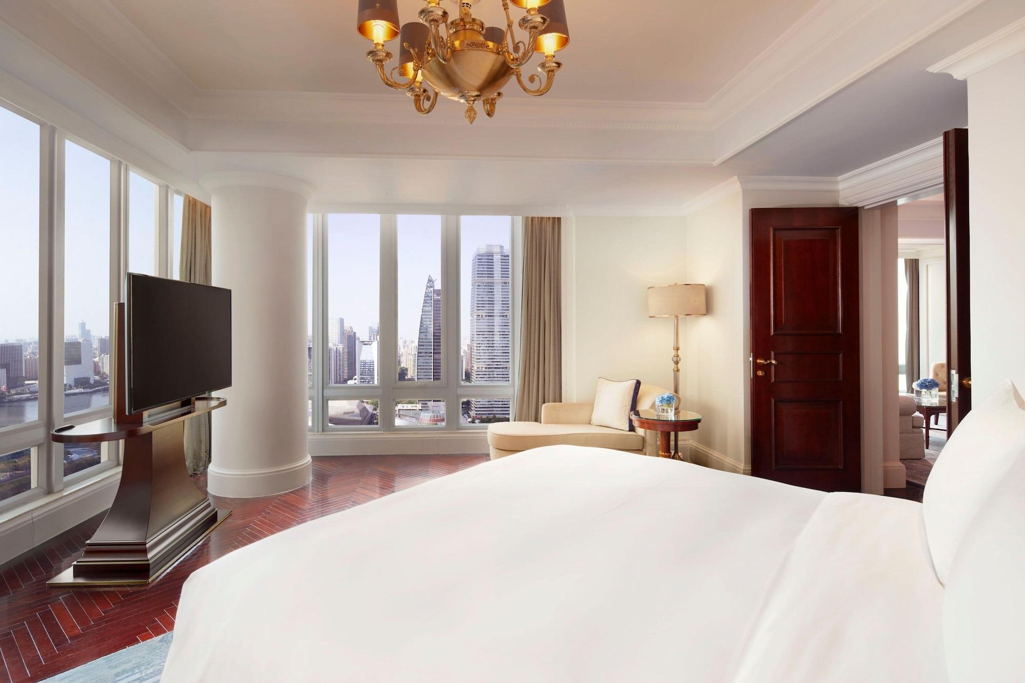 1 Bedroom, Tower, Club, Suite, River View, Smoking