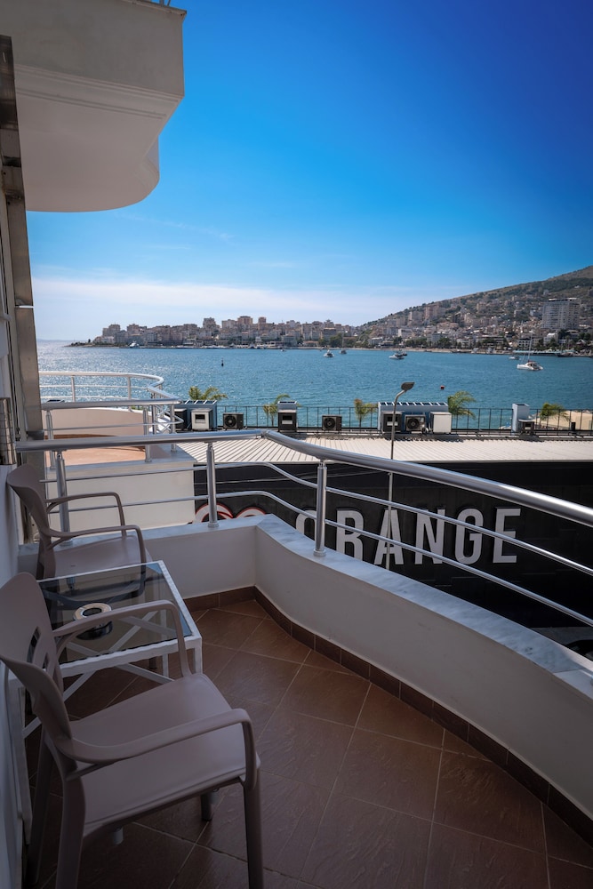 Hotel Strora 5/50