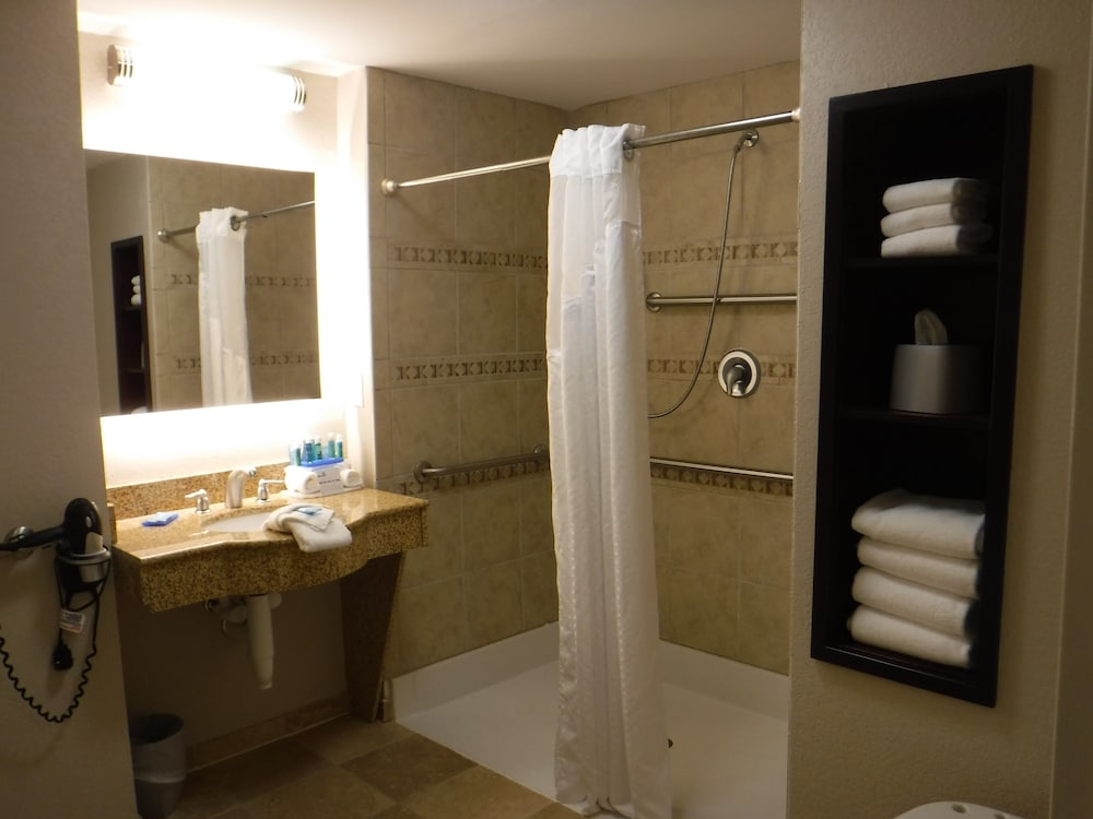 HOLIDAY INN EXPRESS WEST JEFFERSON 14/49