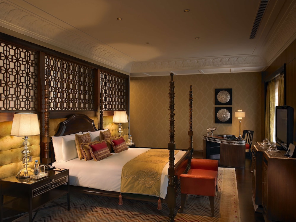 The Leela Palace Udaipur 12/81
