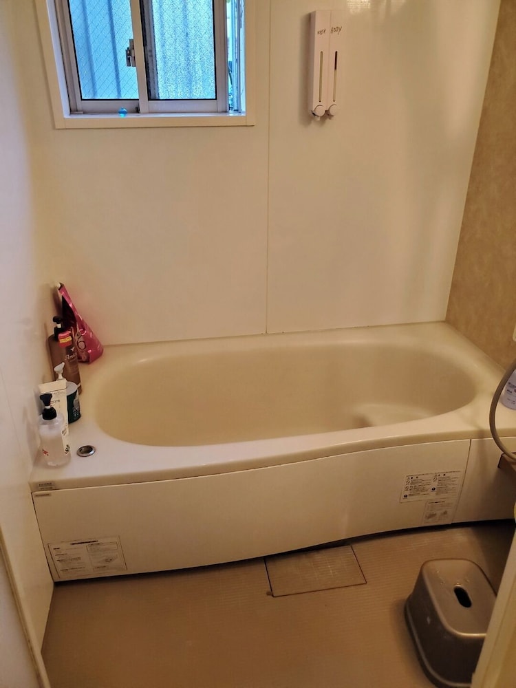 ECONOMY, DOUBLE OR TWIN BED, SHARED BATHROOM
