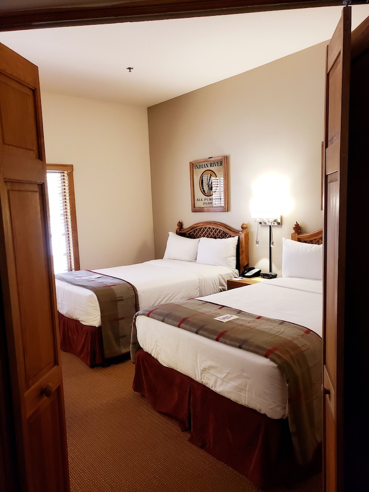 Hotel Santa Fe 10/52