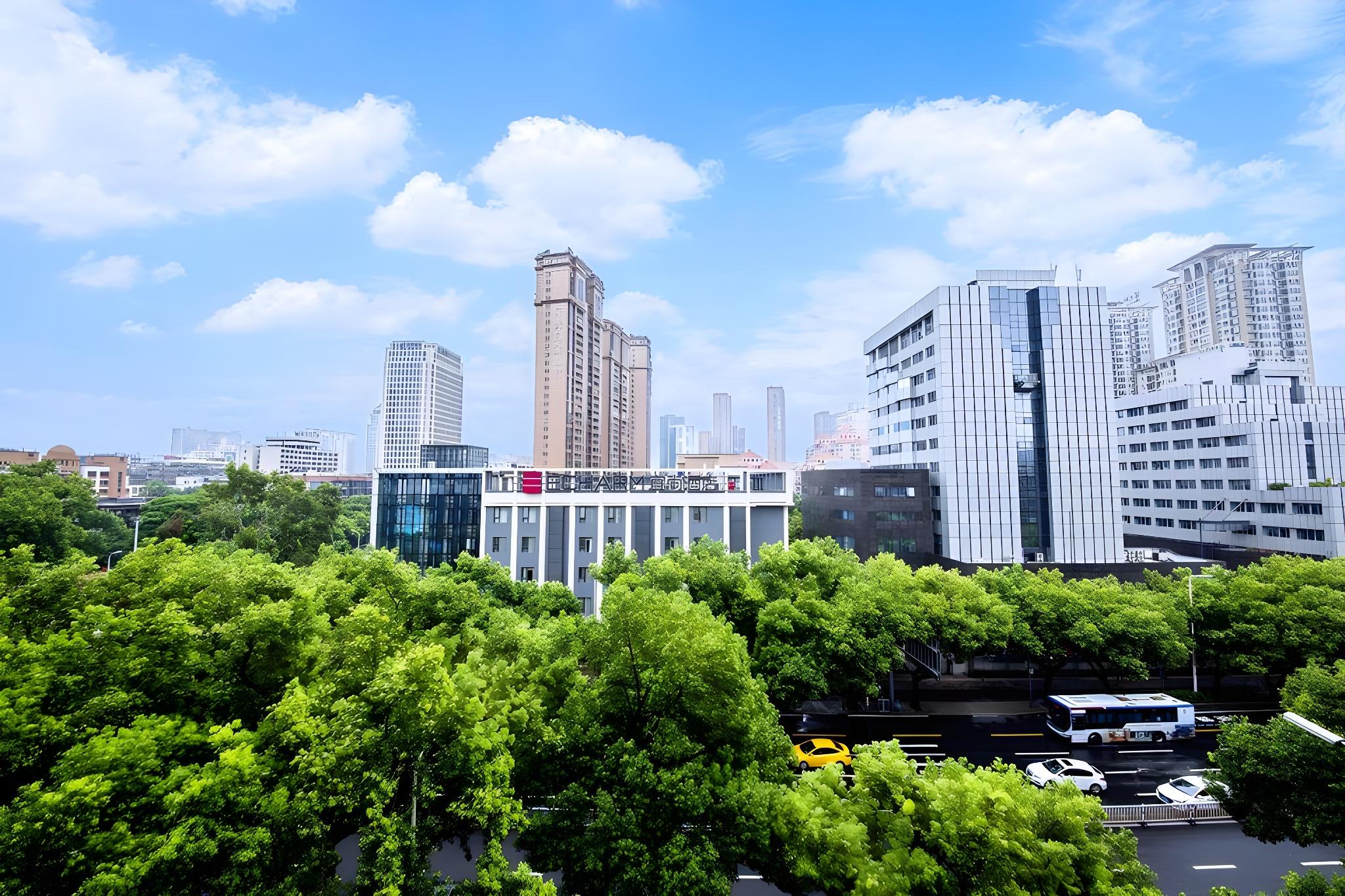 Echarm Hotel (Fuzhou Sanfang Qixiang North Wuyi Road) 33/36