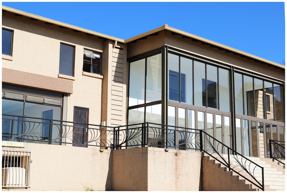 Eagle Nest Luxury Accommodation 3/37