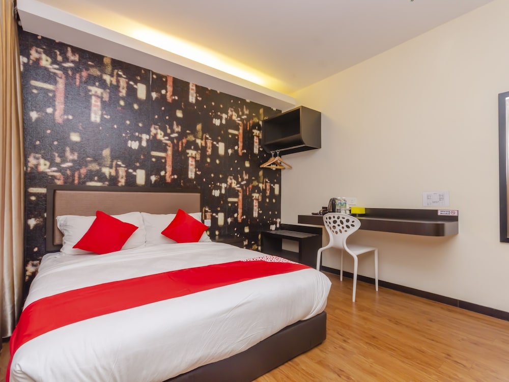 OYO 1214 Oro Hotel 12/19