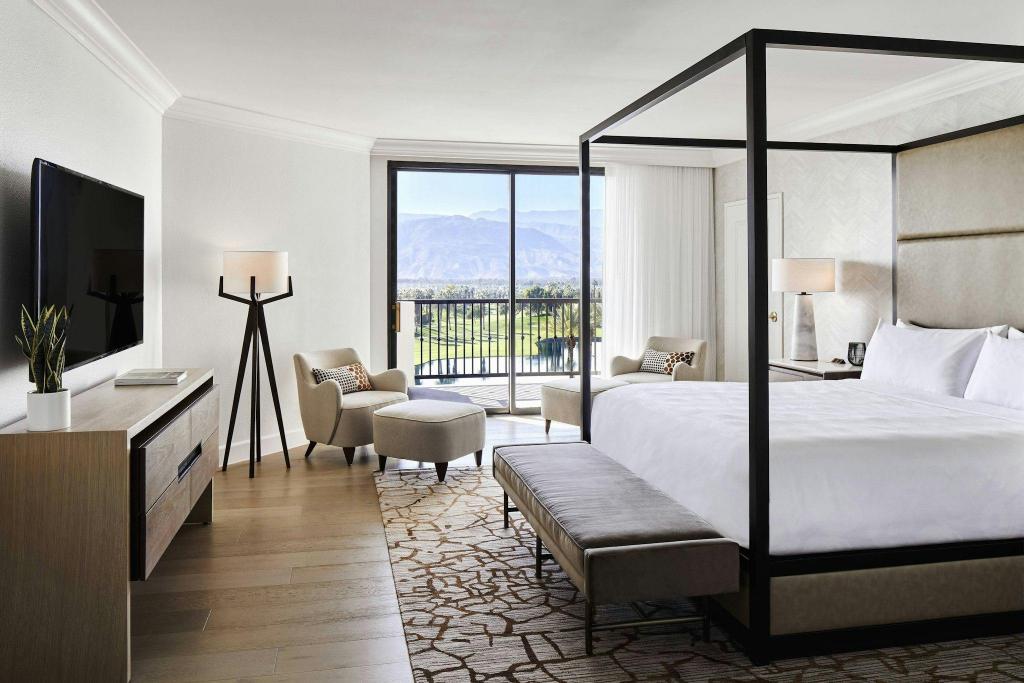 1 Bedroom, Chairman, Suite, King Bed, Pool View, Sofa, Balcony, Top Floor