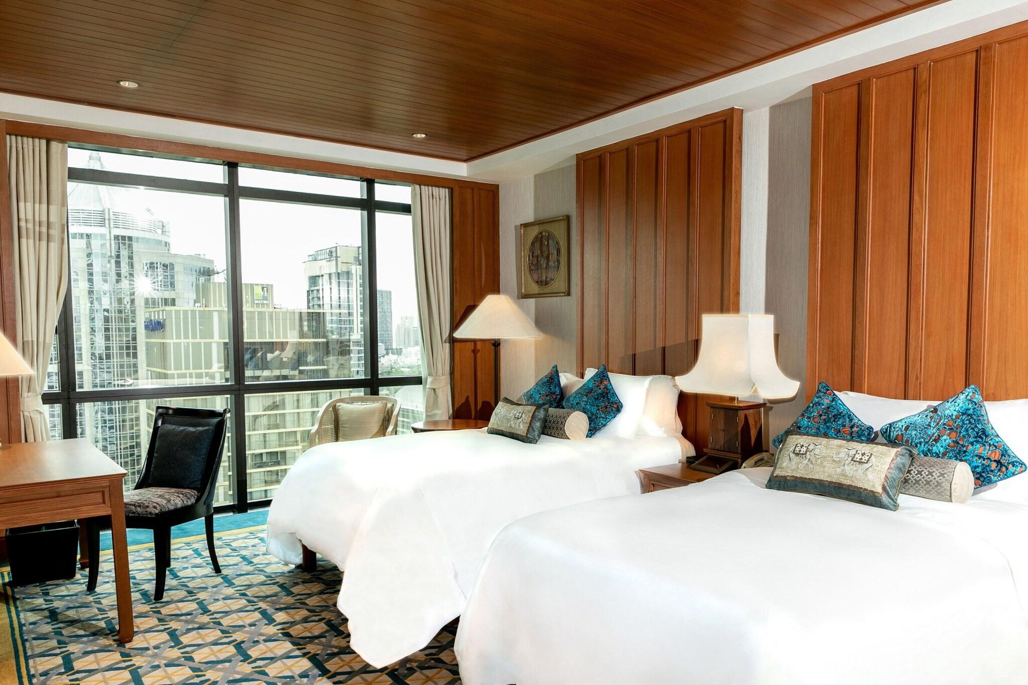 Club, Suite, City View