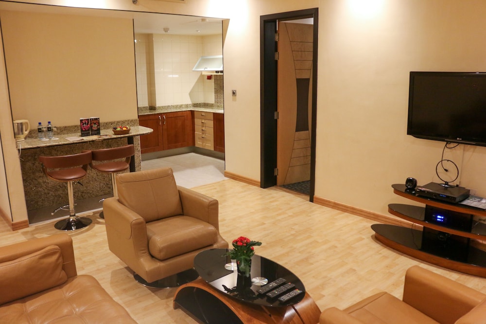 Elite Crystal Hotel 55/75