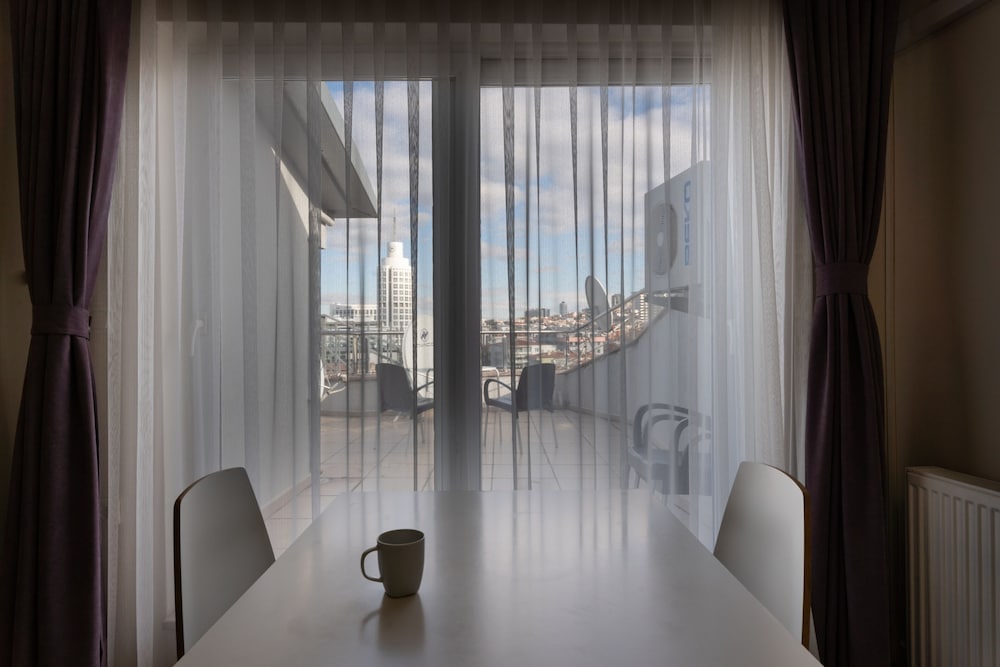 A Studio Apartment 26/62