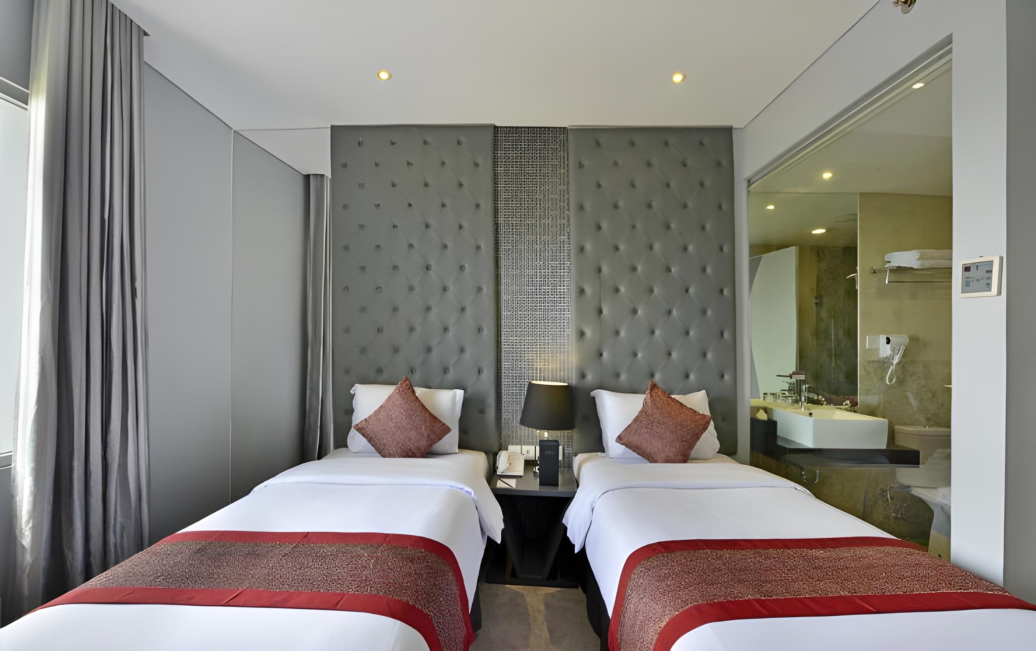 Deluxe, Double or Twin Bed