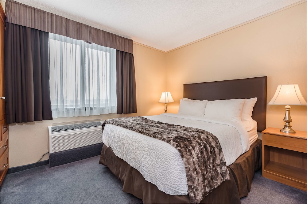 Coast Swift Current Hotel 18/65