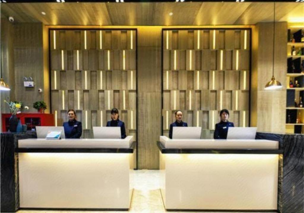 Echarm Hotel Yingshang Wuzhou Wanhui Square 7/50