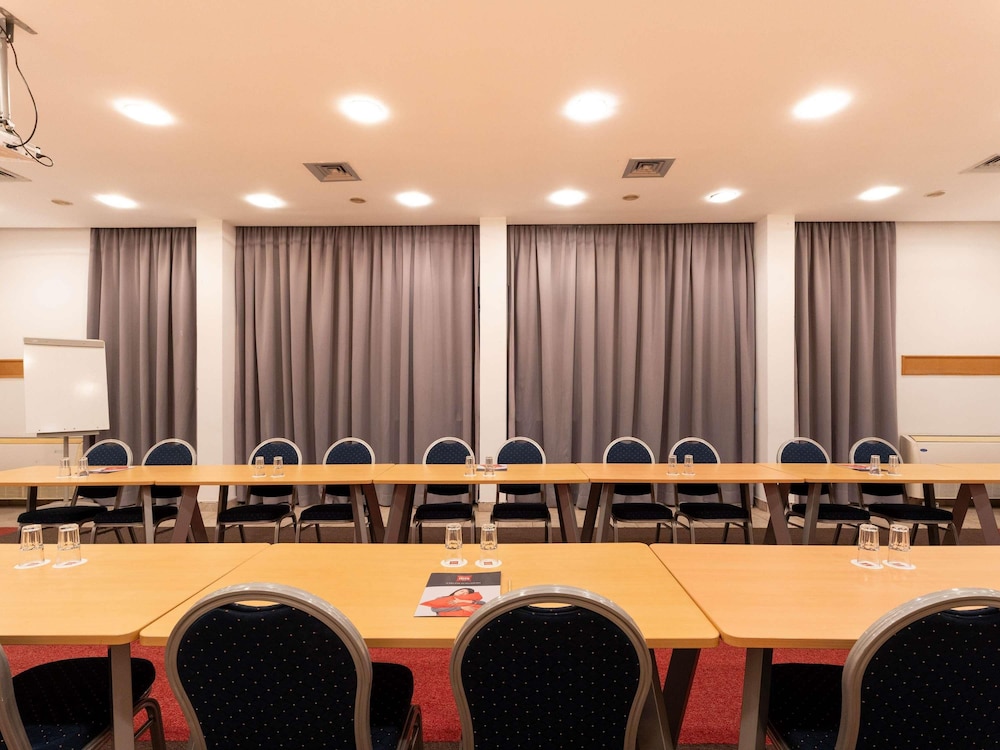 ibis Meknes 39/50