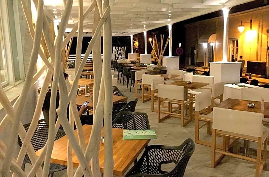 Hermes Hotel 34/63