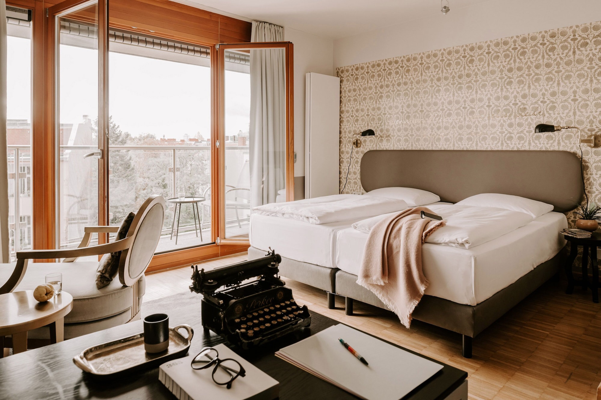 SUITE, BALCONY