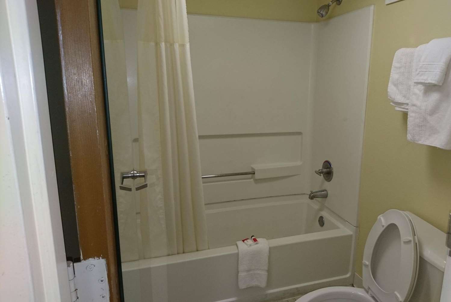 Travelodge By Wyndham Knoxville East 7/10