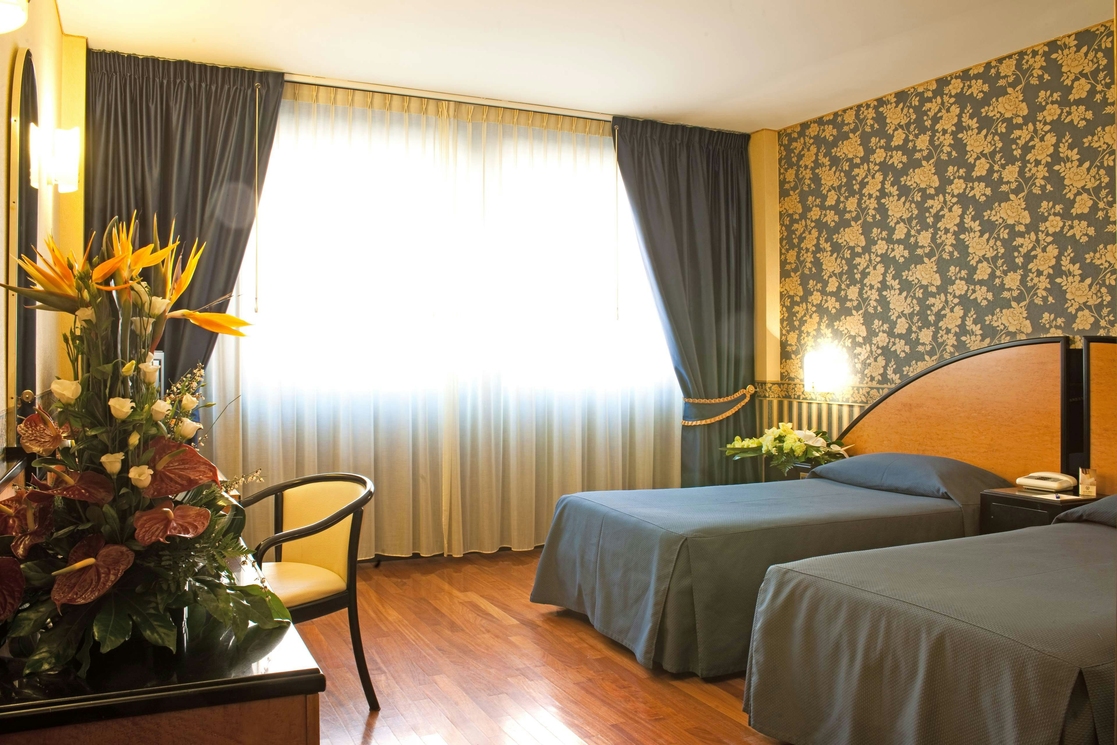 Giberti Hotel 13/25
