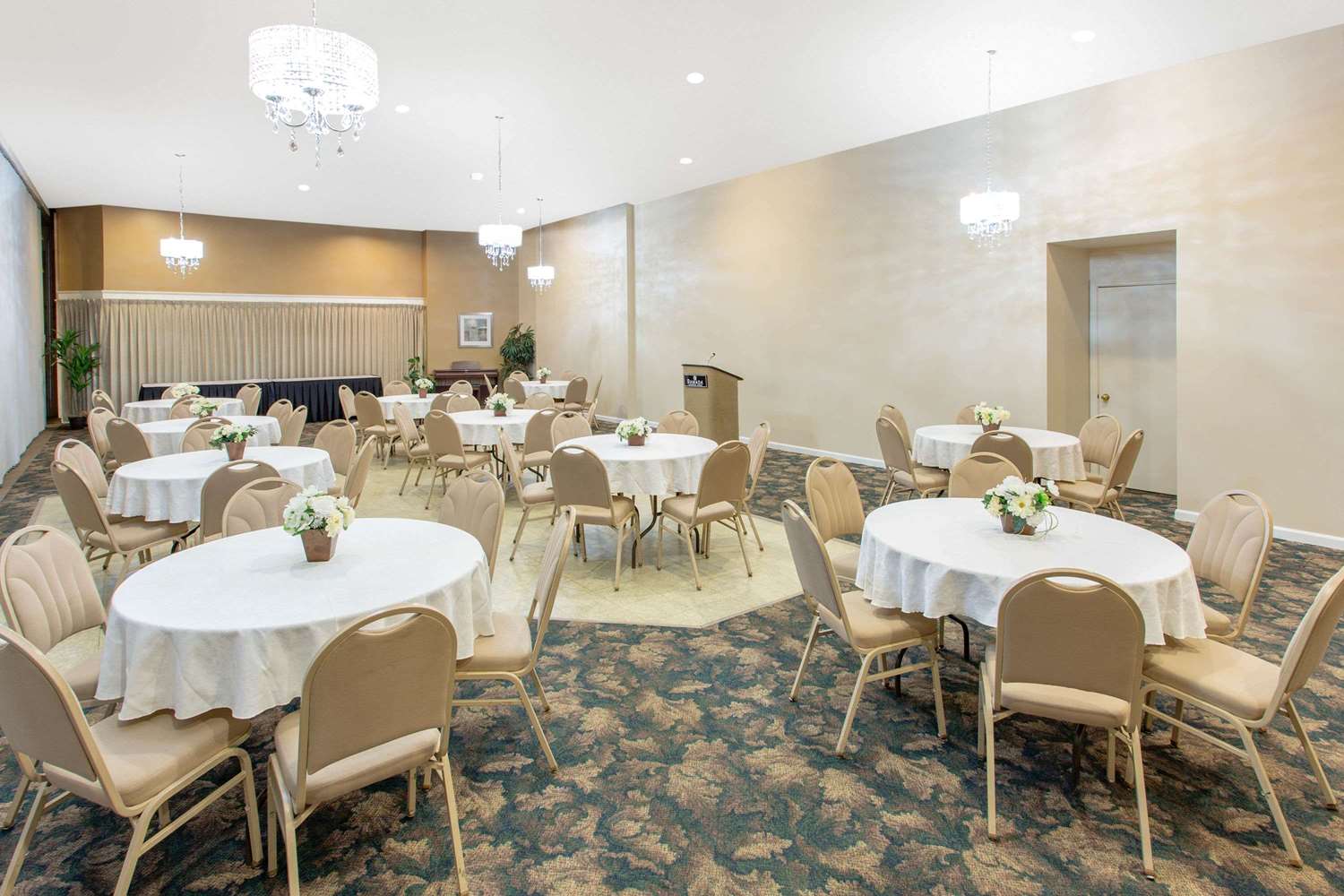 Clarion Hotel & Conference Center Lewiston 38/45
