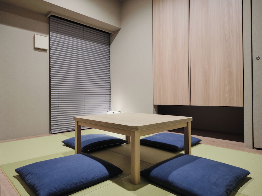 MONday Apart Premium Akihabara 33/50