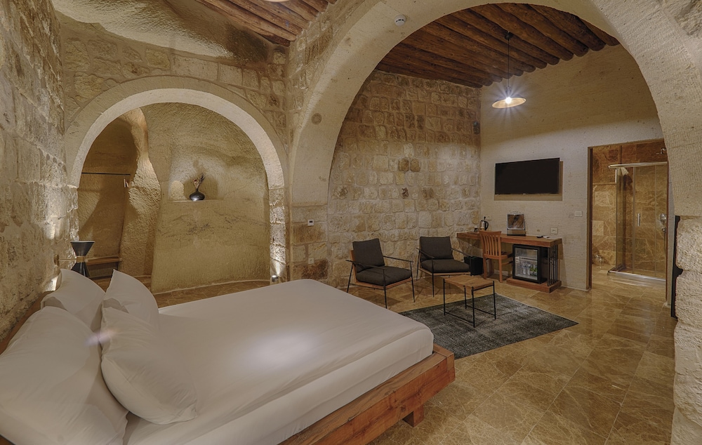 Solem Cave Suites 19/56