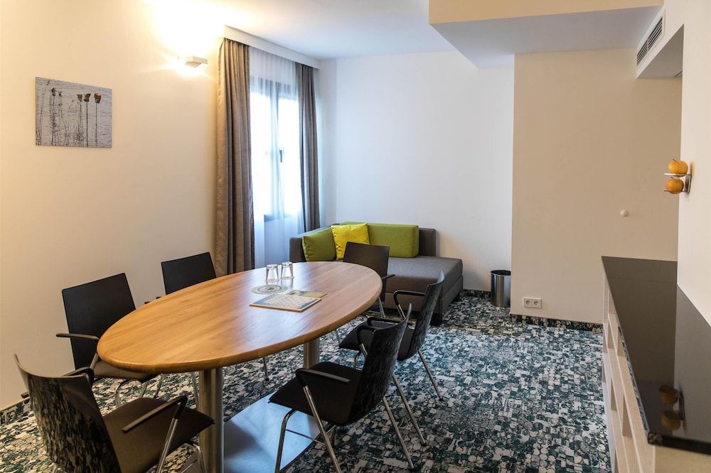 Arcotel Donauzentrum 45/50
