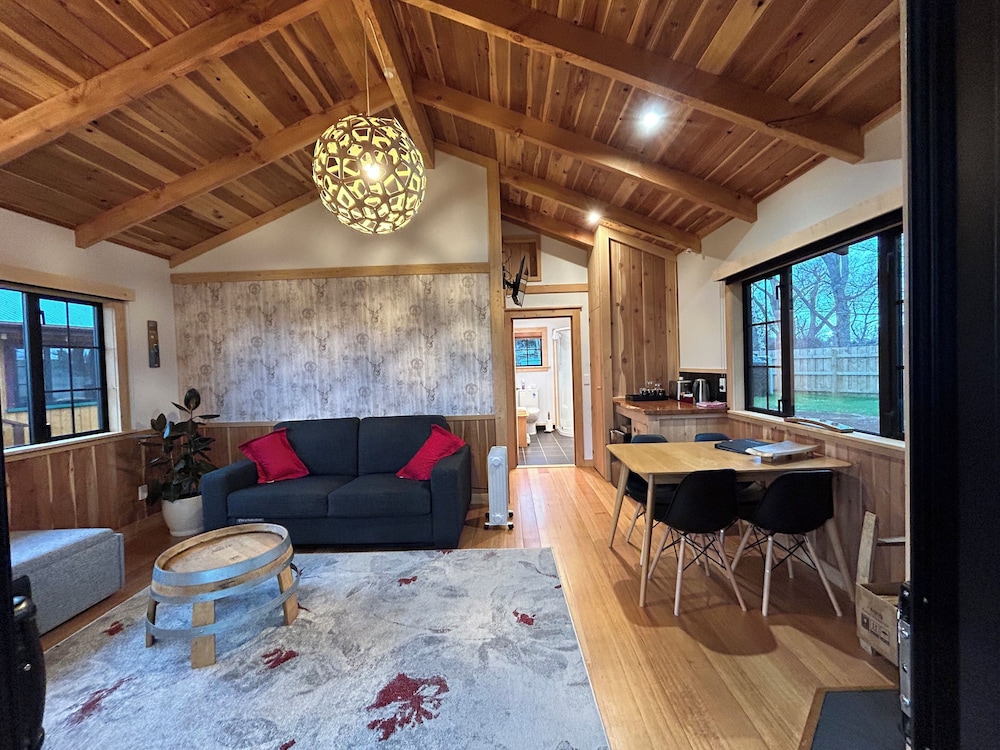 The River Lodge 47/65