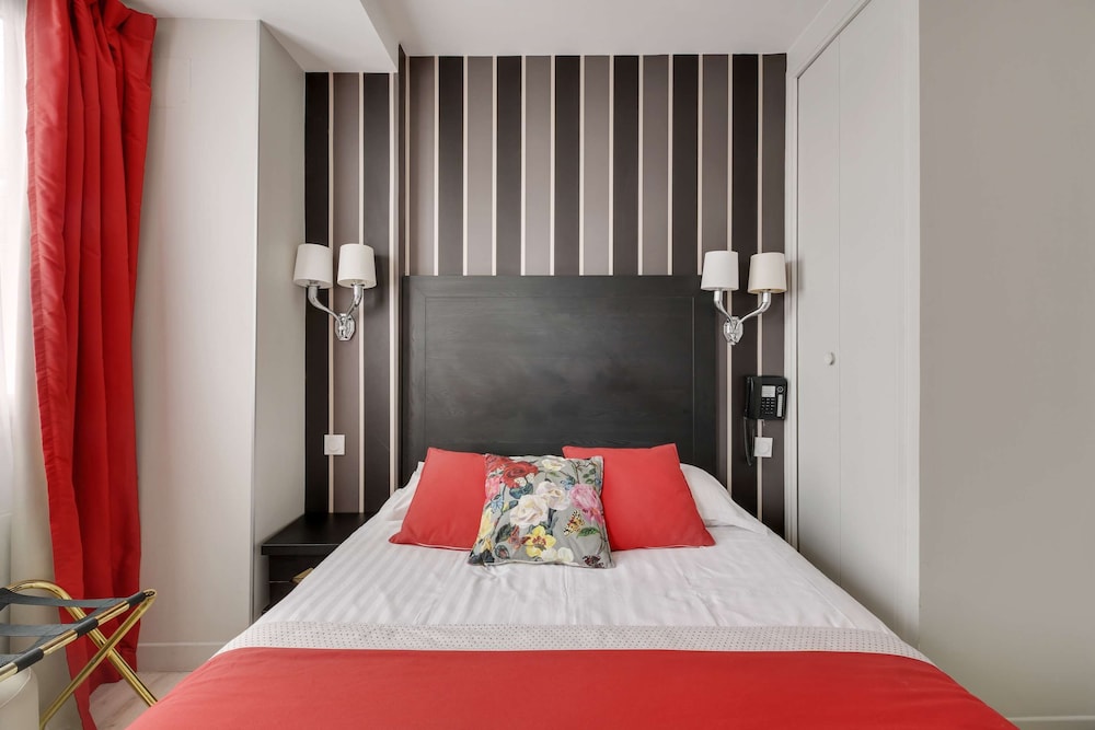 Hotel Riviera Elysees 5/95
