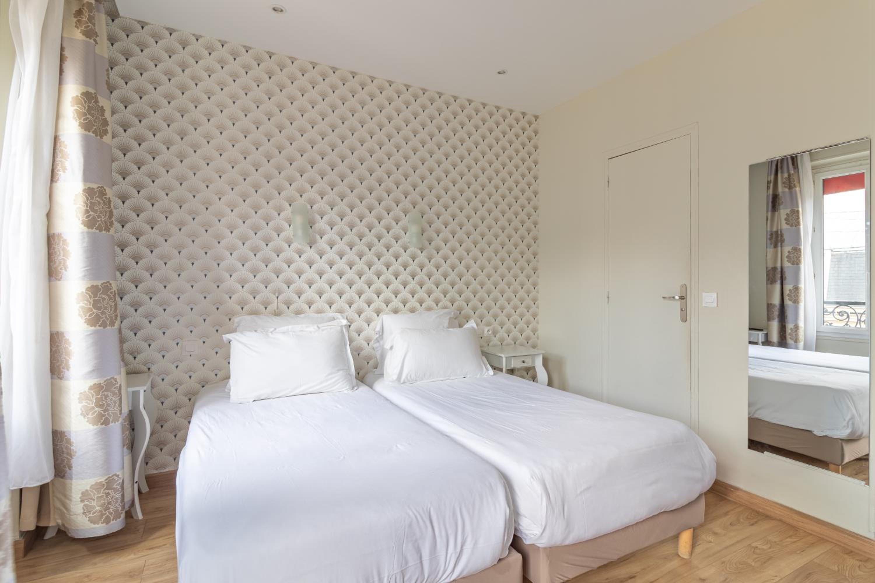 Room, Triple, 1 Double and 1 Single or 3 Single Beds