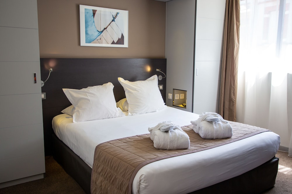 APPART HOTEL CLEMENT ADER 19/68