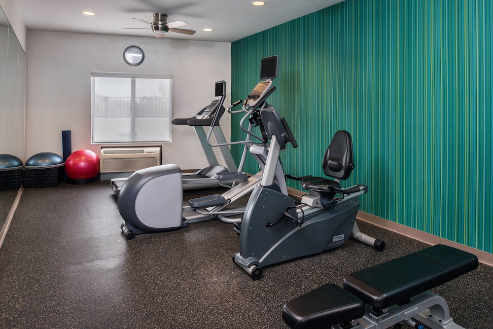 Holiday Inn Express Sierra Vista 33/76