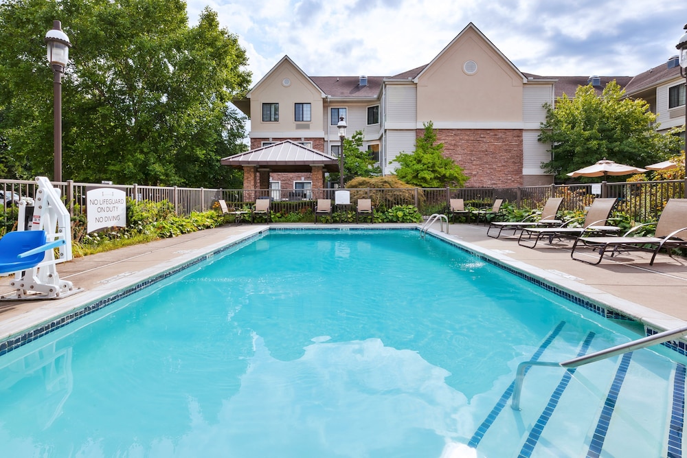 Staybridge Suites Detroit-Utica 4/58