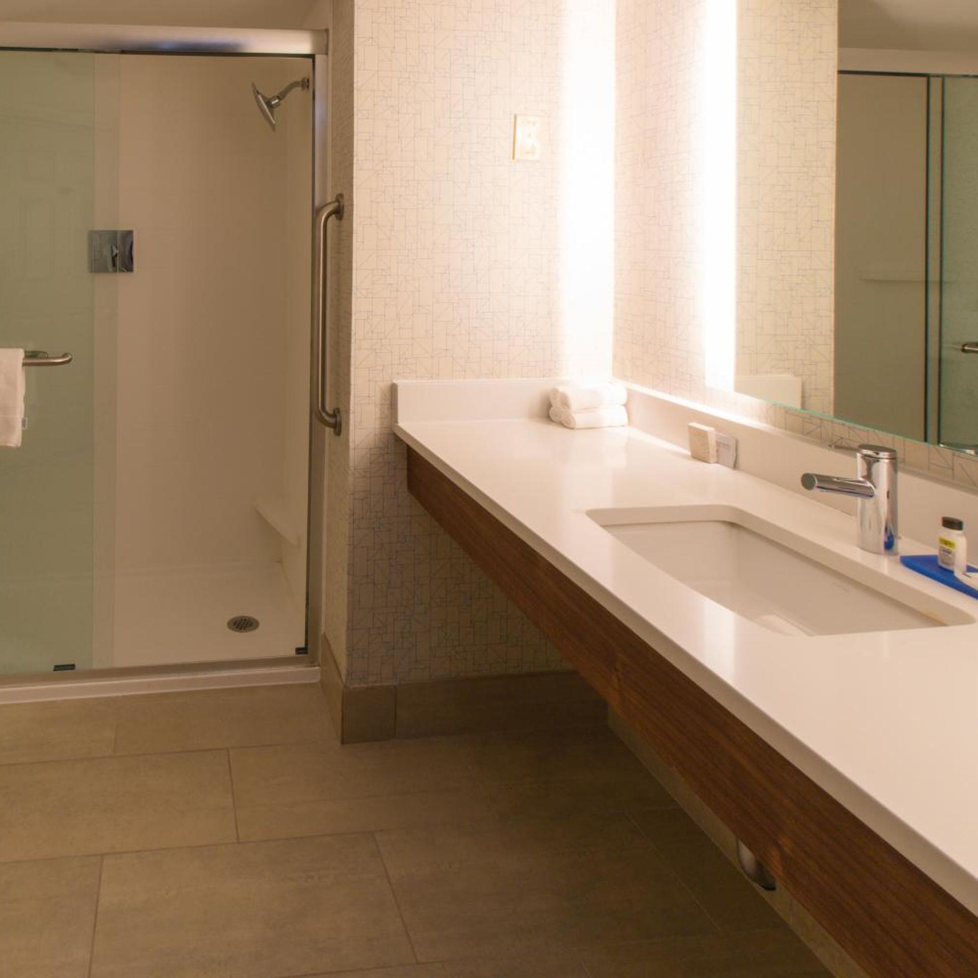 استوديو بسرير كوين لذوي الإعاقة، Holiday Inn Express Hotel And Suites Manassas 8/8