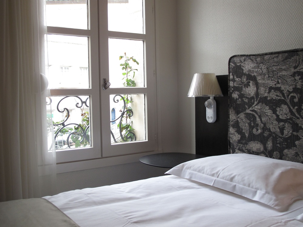 SAINT NICOLAS HOTEL 13/80
