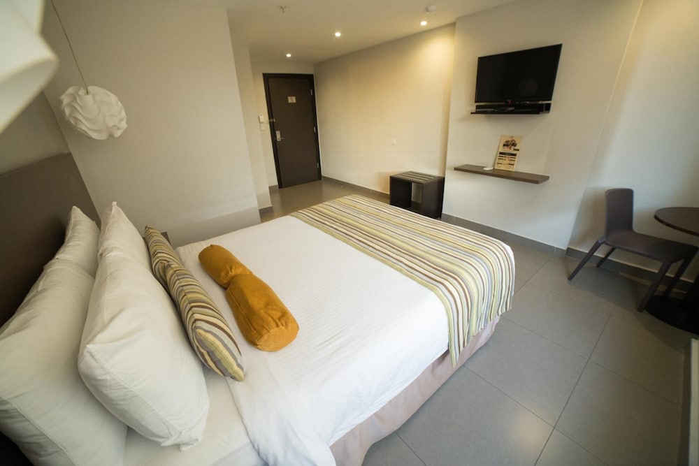 HOTEL OJOS DEL RIO 6/50