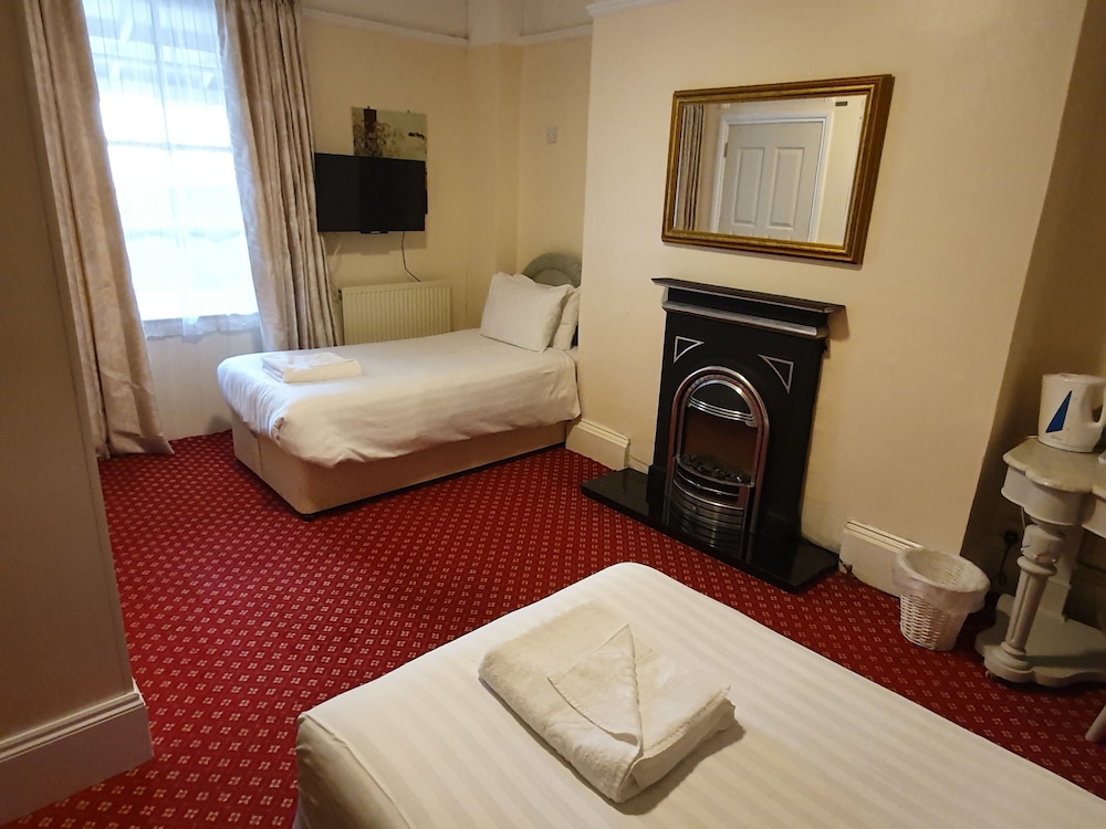 The Alexandra Hotel 37/71