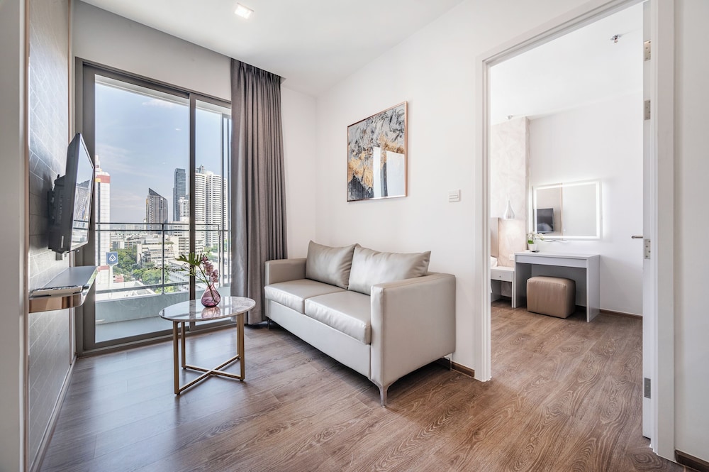 The Rich Residence Sukhumvit Nana 33/50