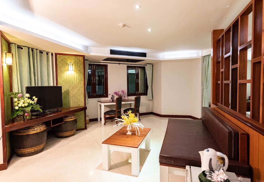 Dang Derm Hotel 39/68