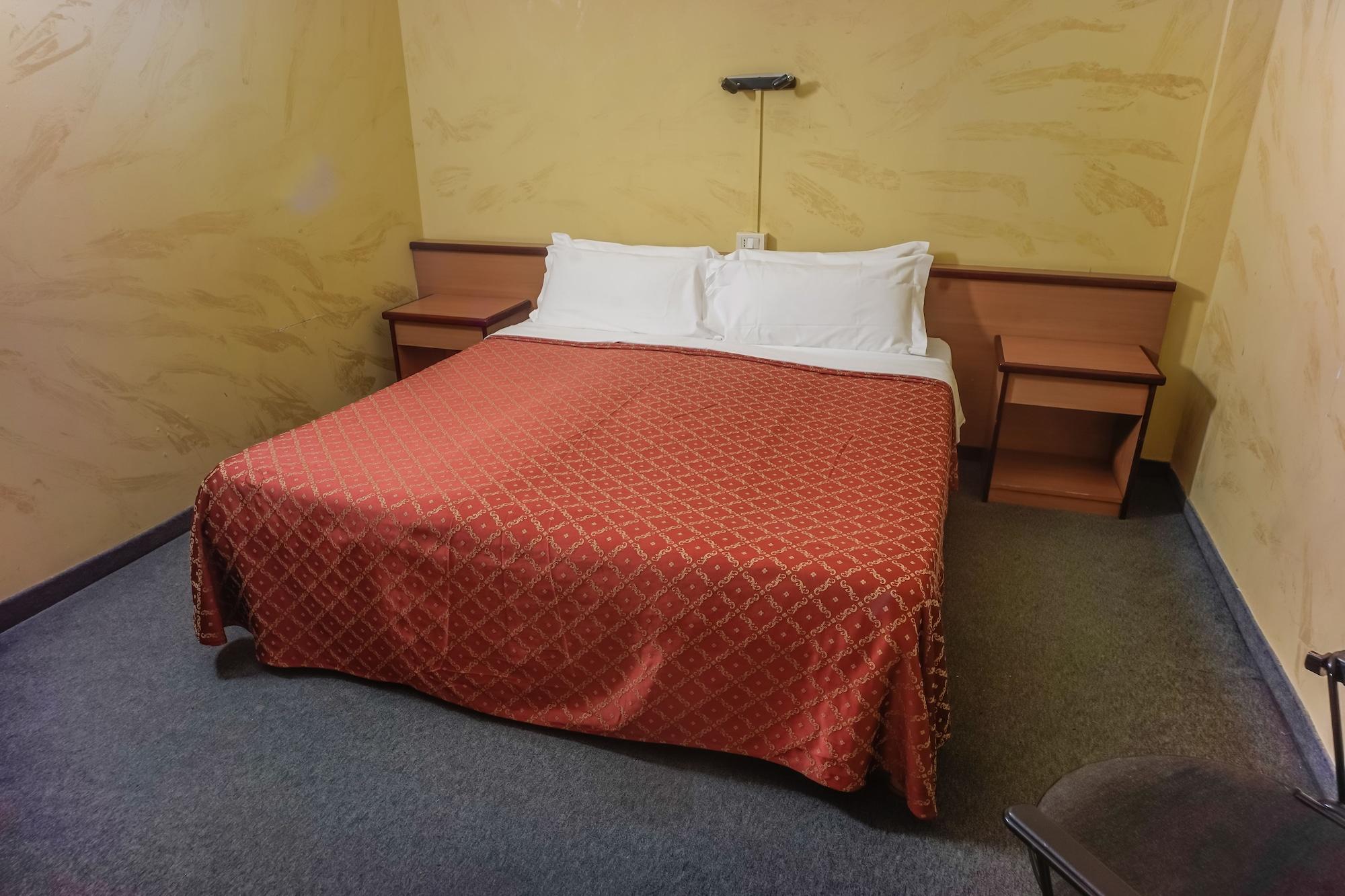غرفة قياسية بسرير مزدوج، Kona Hotel Verona 2/2