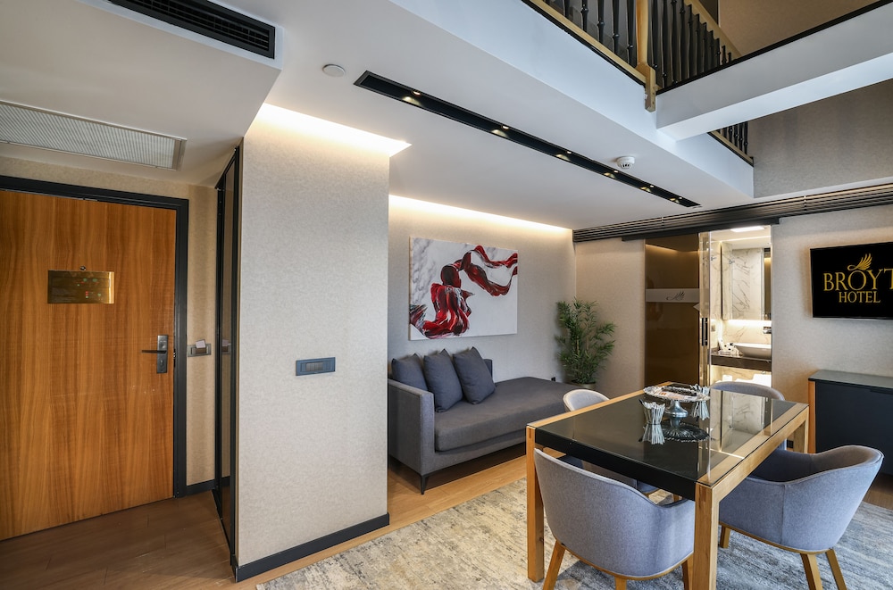 Broyt Hotel 26/50