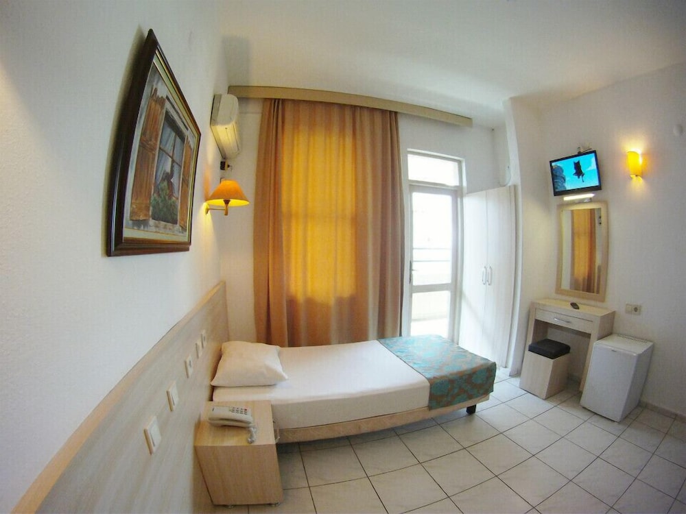 Kleopatra Carina Hotel 12/35
