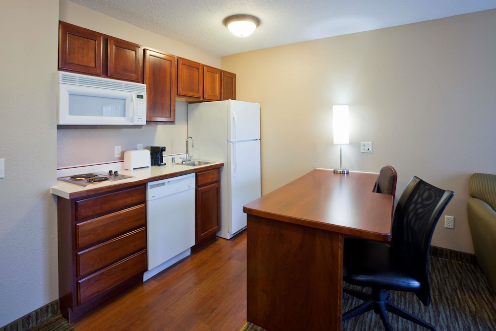Grandstay Residential Suites Ames 48/52