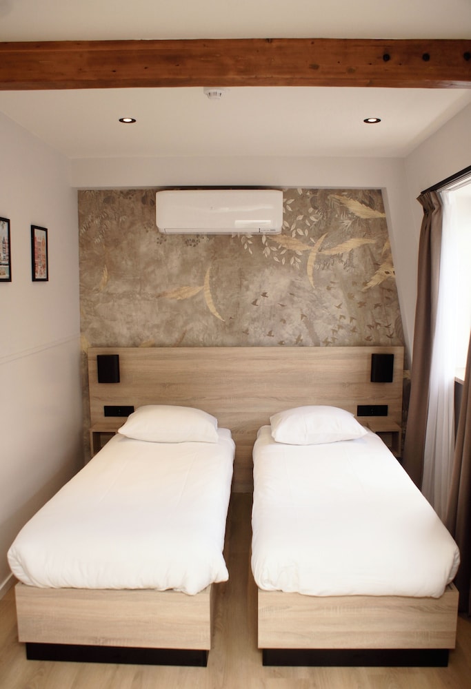 SUPERIOR, TWIN BEDS