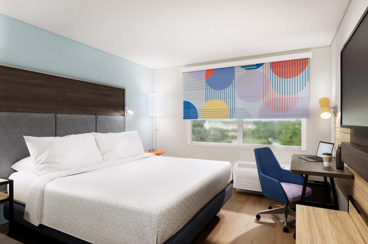 Room, King Bed