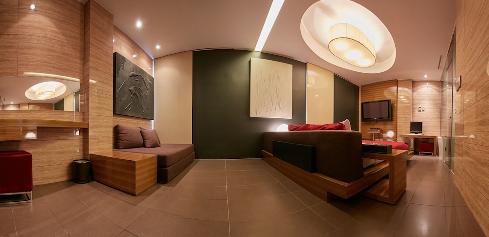 Tria Hotel 47/62