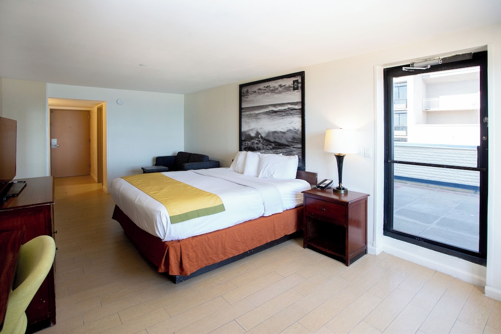 ROOM, KING BED, OCEAN FRONT