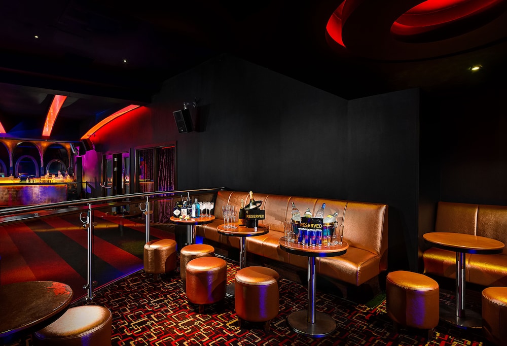 Queens Hotel And Nightclub 18/22