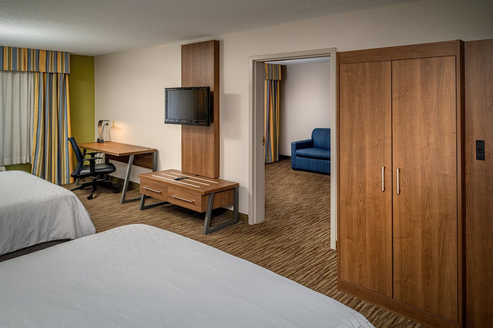 Holiday Inn Express Hotel & Suites Pikeville 18/44