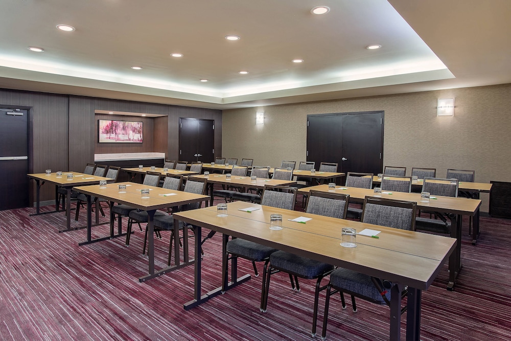 Courtyard By Marriott Knoxville Cedar Bluff 38/39