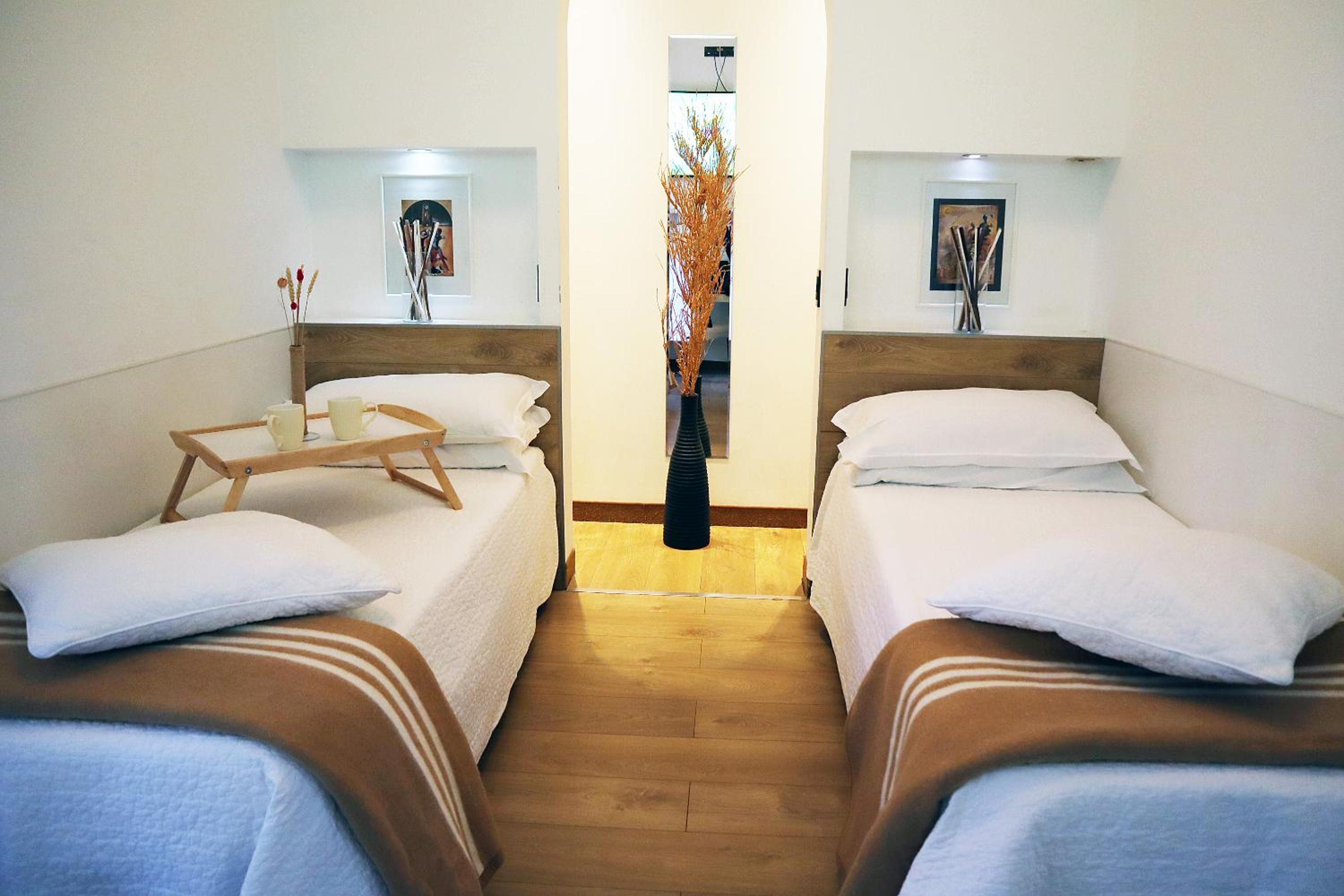 Room, Twin Beds, Terrace
